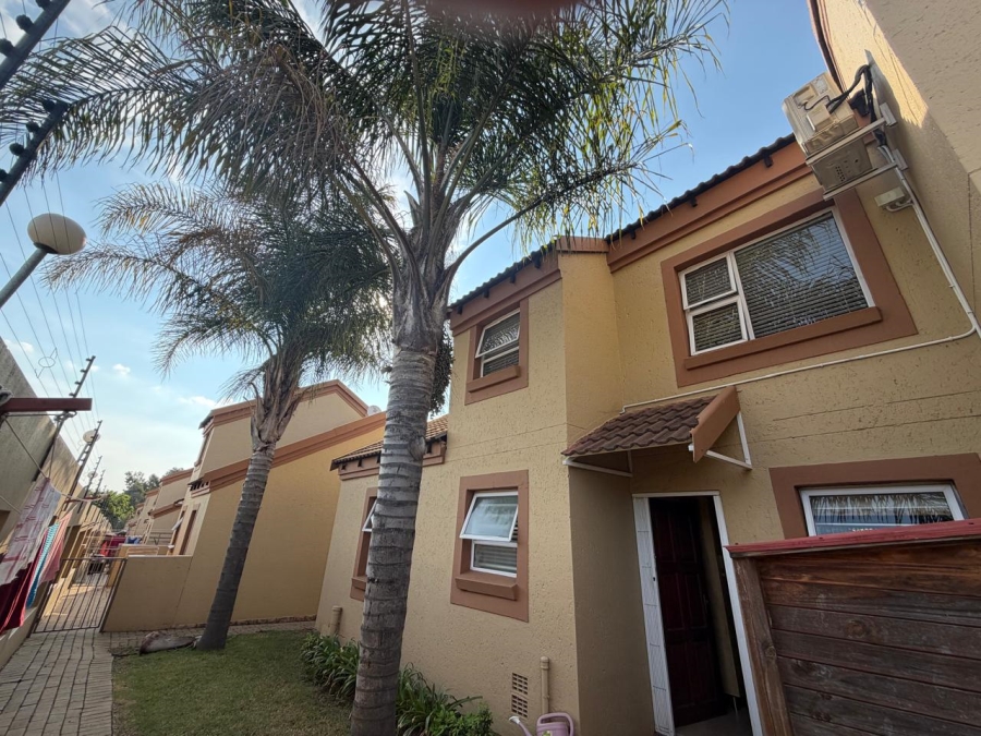 To Let 2 Bedroom Property for Rent in Sunninghill Gauteng