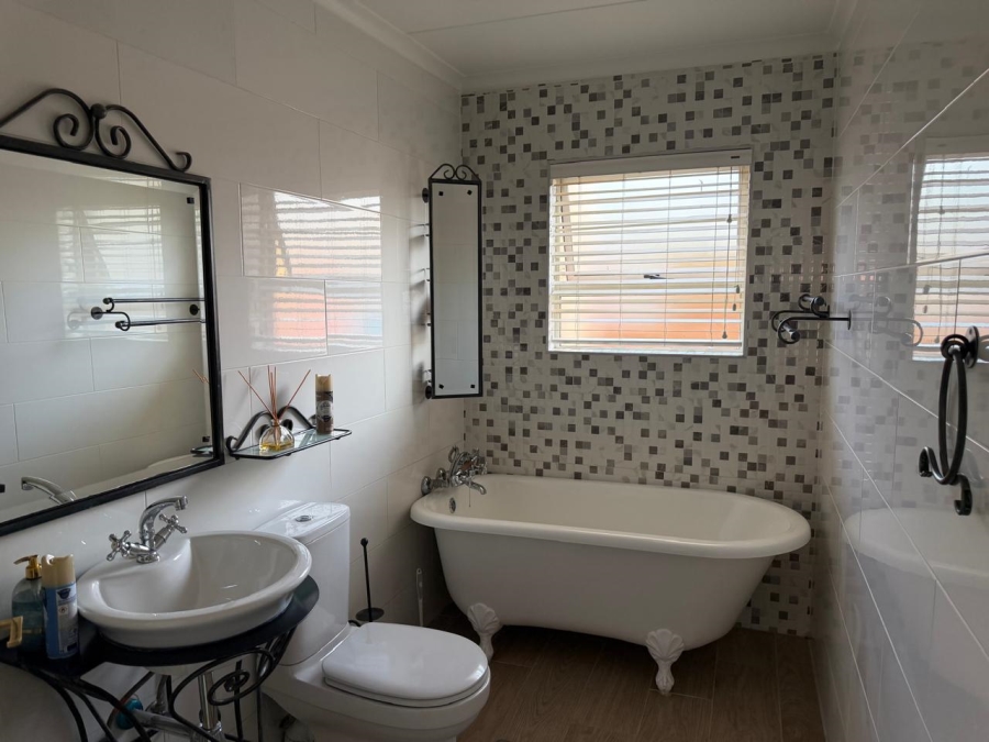 To Let 2 Bedroom Property for Rent in Sunninghill Gauteng