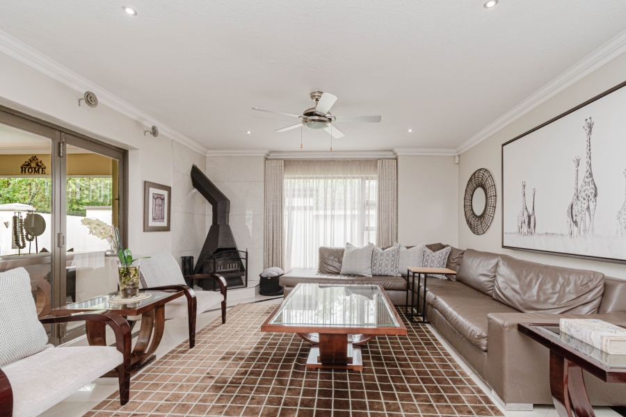 To Let 4 Bedroom Property for Rent in Bryanston Gauteng