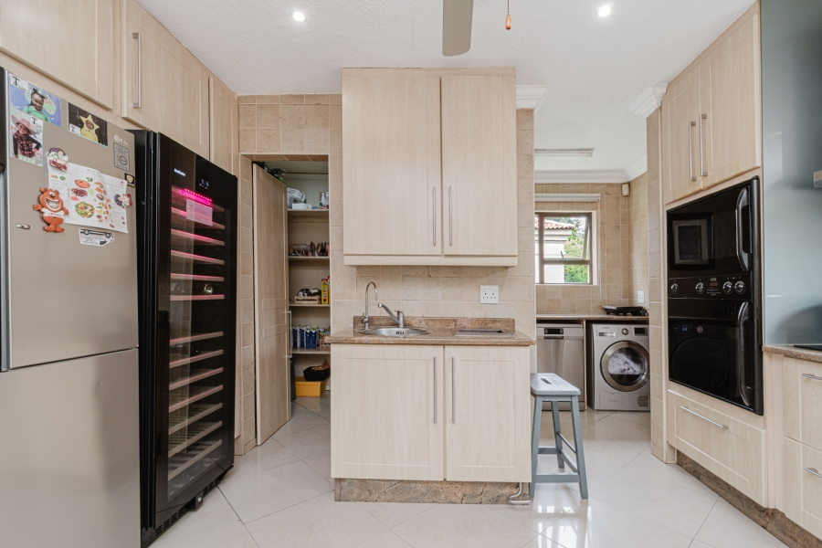 To Let 4 Bedroom Property for Rent in Bryanston Gauteng