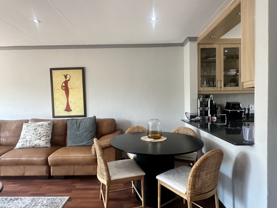 2 Bedroom Property for Sale in Noordwyk Gauteng