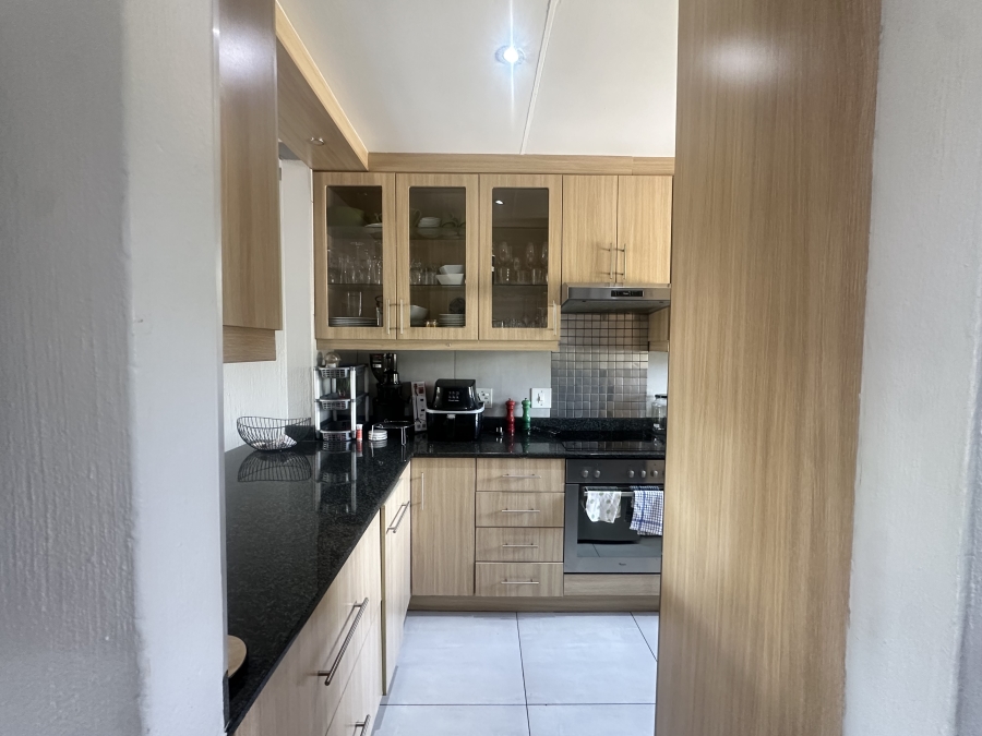 2 Bedroom Property for Sale in Noordwyk Gauteng