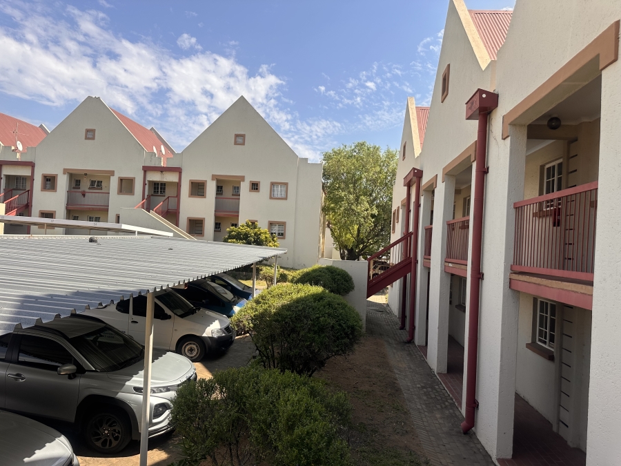 2 Bedroom Property for Sale in Noordwyk Gauteng