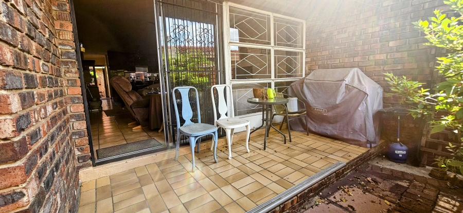 2 Bedroom Property for Sale in Three Rivers Gauteng