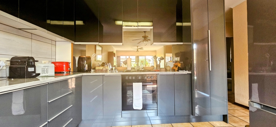 2 Bedroom Property for Sale in Three Rivers Gauteng