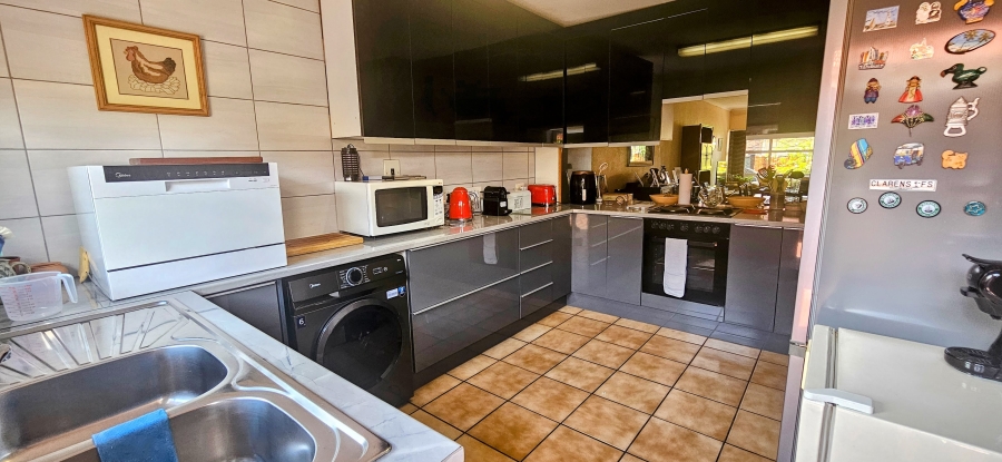 2 Bedroom Property for Sale in Three Rivers Gauteng