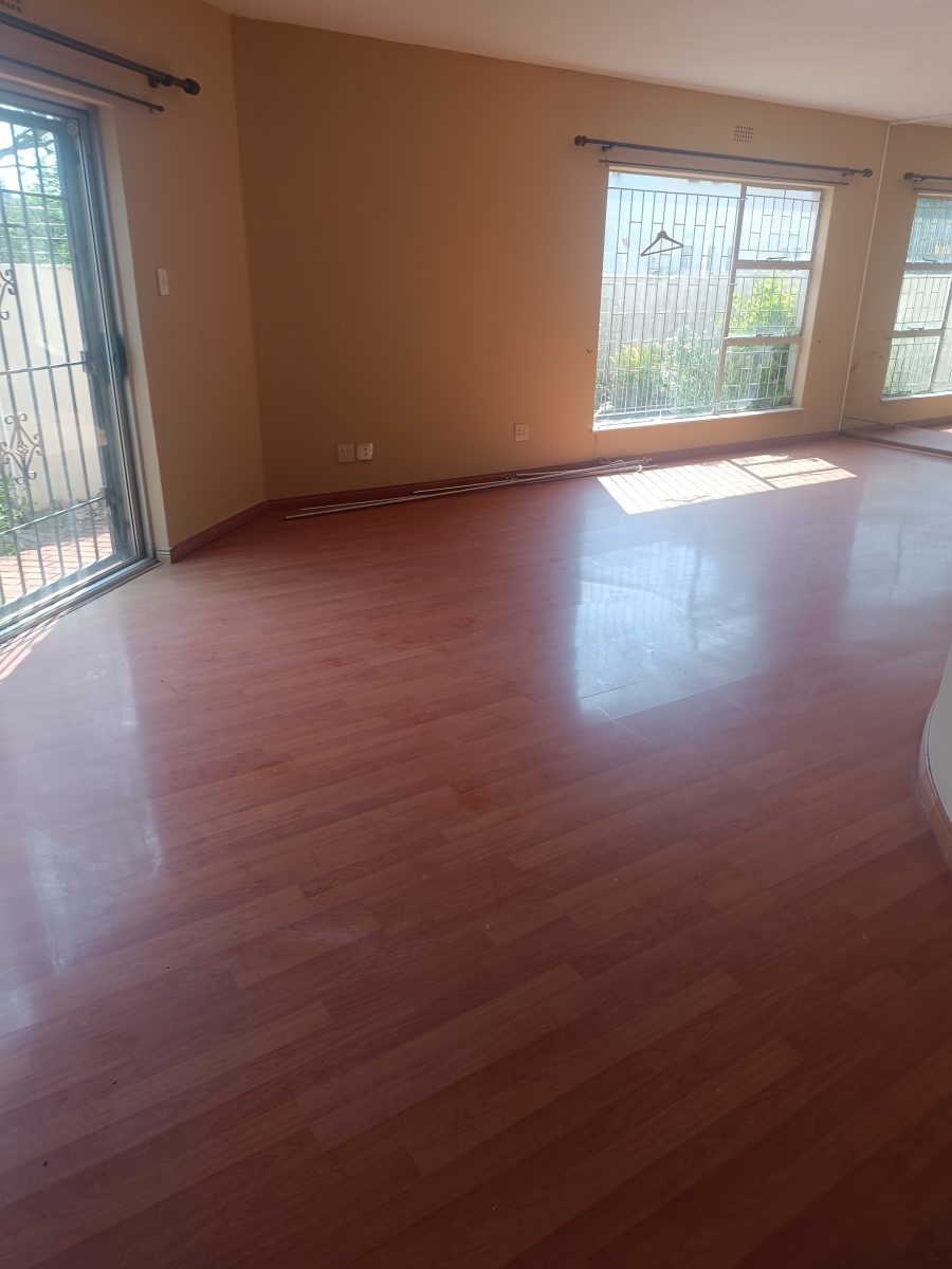 3 Bedroom Property for Sale in Corlett Gardens Gauteng