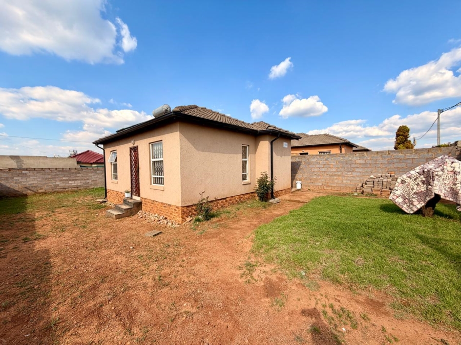 2 Bedroom Property for Sale in Lehae Gauteng