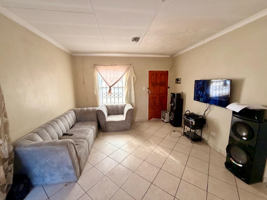 2 Bedroom Property for Sale in Lehae Gauteng