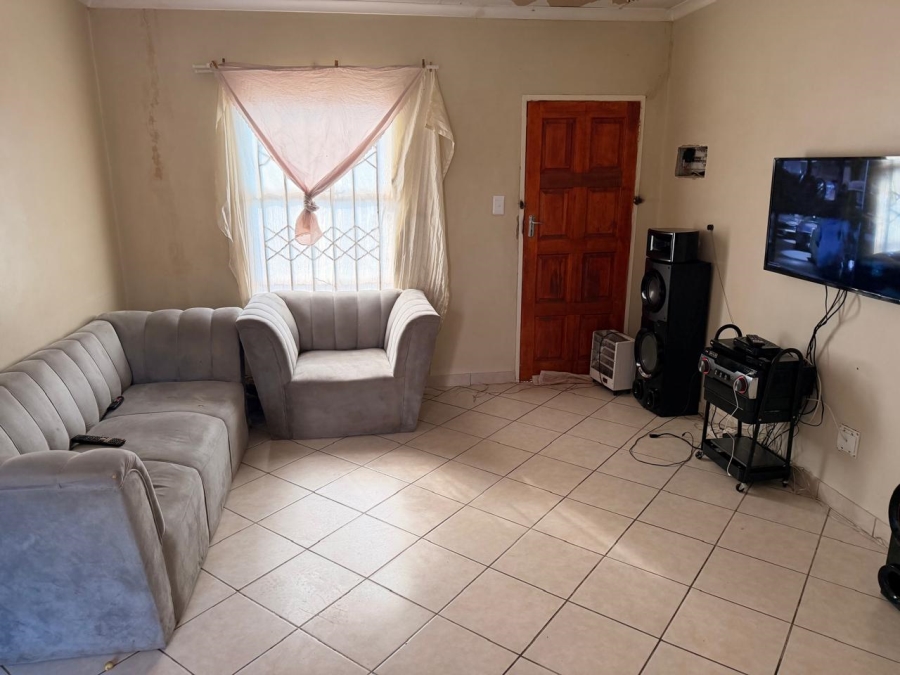 2 Bedroom Property for Sale in Lehae Gauteng