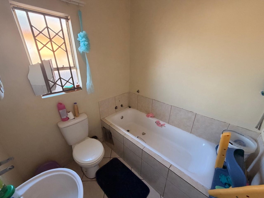 2 Bedroom Property for Sale in Lehae Gauteng