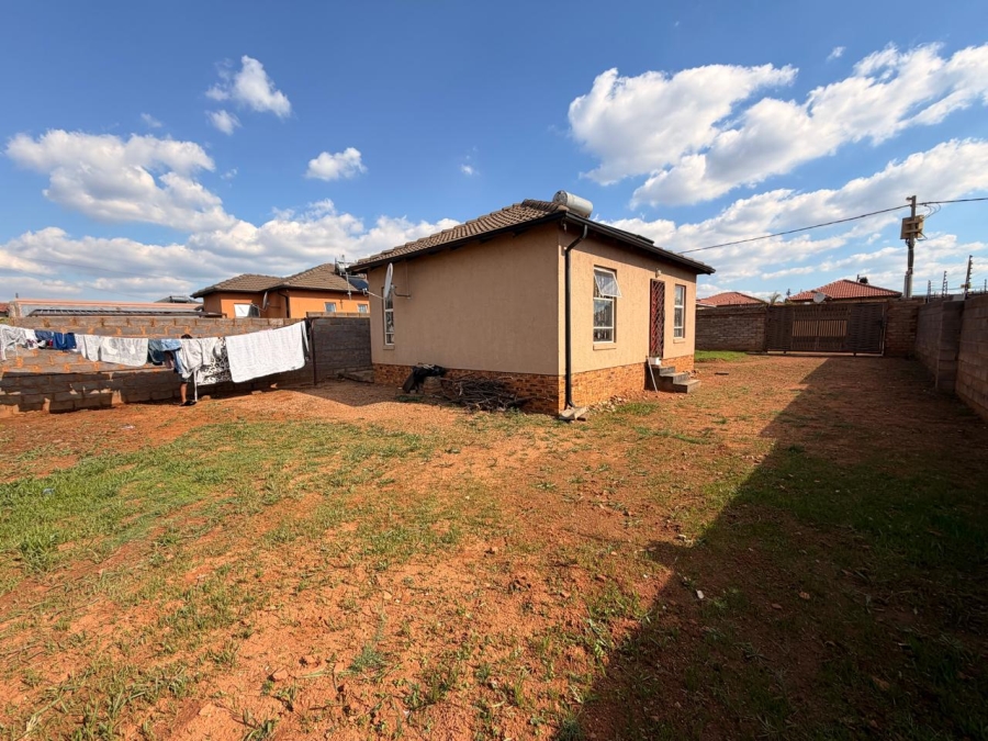 2 Bedroom Property for Sale in Lehae Gauteng