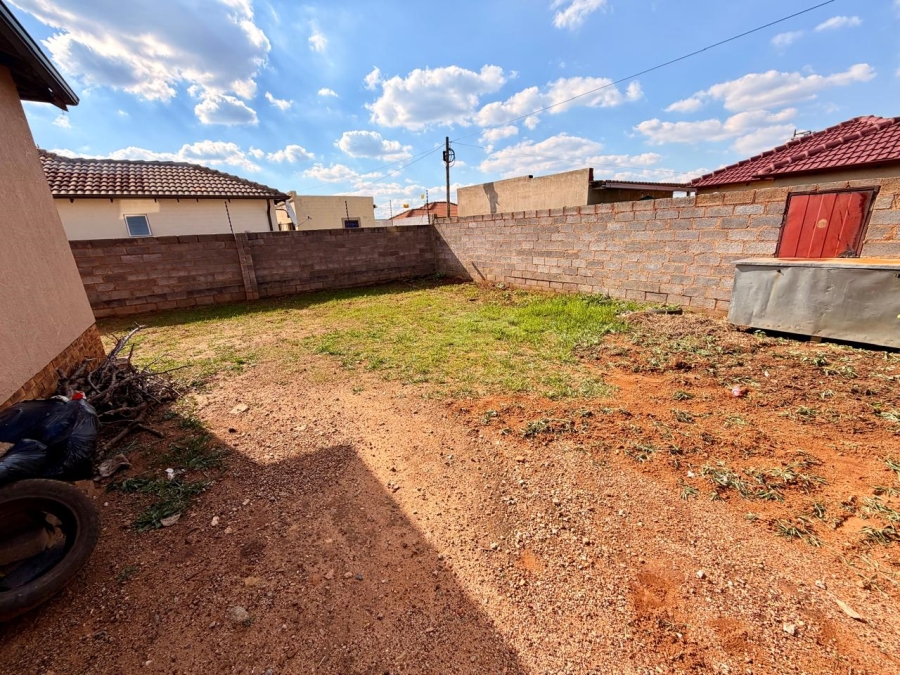 2 Bedroom Property for Sale in Lehae Gauteng