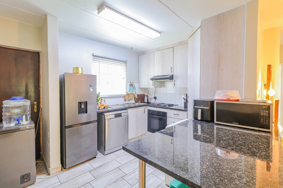 To Let 3 Bedroom Property for Rent in Sonneglans Gauteng