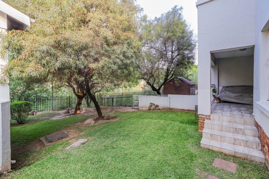 To Let 3 Bedroom Property for Rent in Sonneglans Gauteng