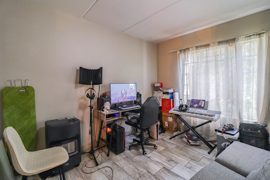 To Let 3 Bedroom Property for Rent in Sonneglans Gauteng