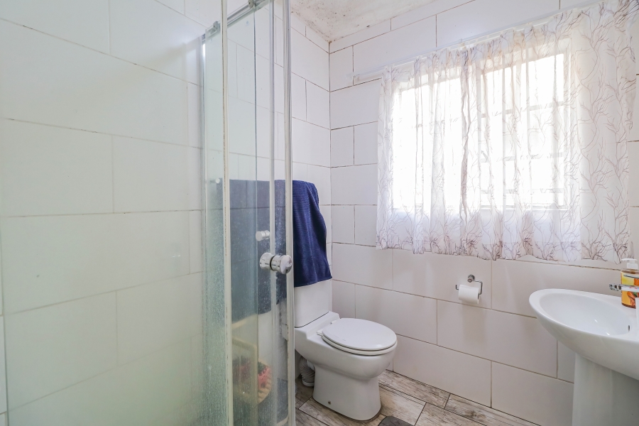 To Let 3 Bedroom Property for Rent in Sonneglans Gauteng