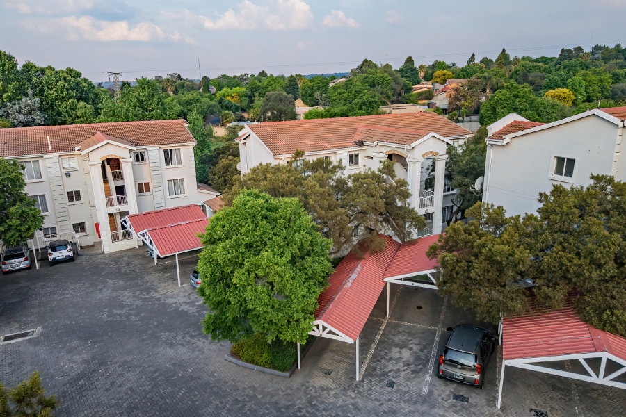 To Let 3 Bedroom Property for Rent in Sonneglans Gauteng