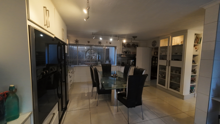 4 Bedroom Property for Sale in Illovo Gauteng