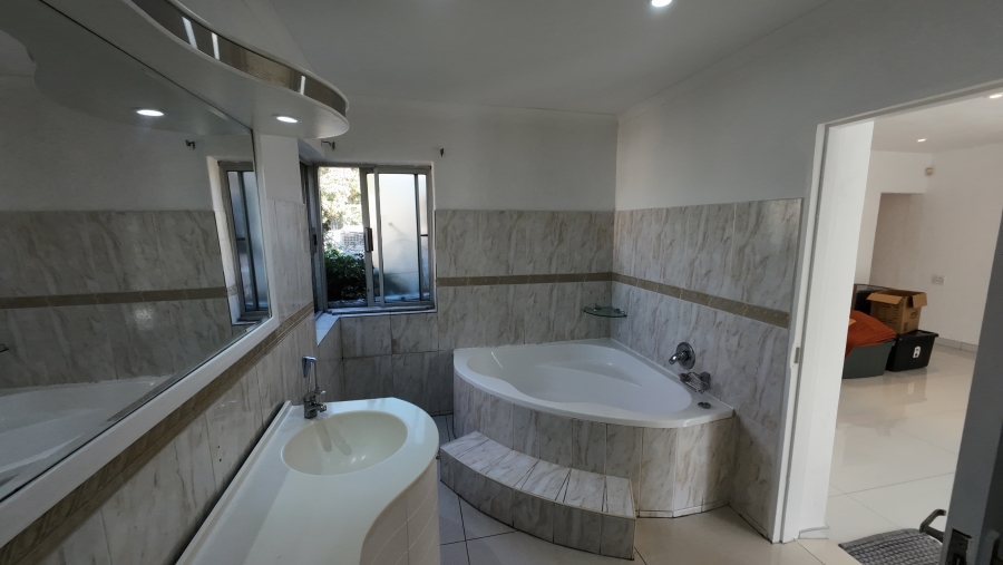 4 Bedroom Property for Sale in Illovo Gauteng