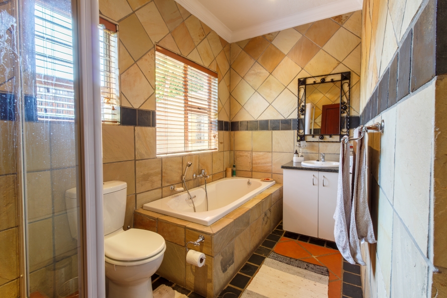 4 Bedroom Property for Sale in Fairland Gauteng