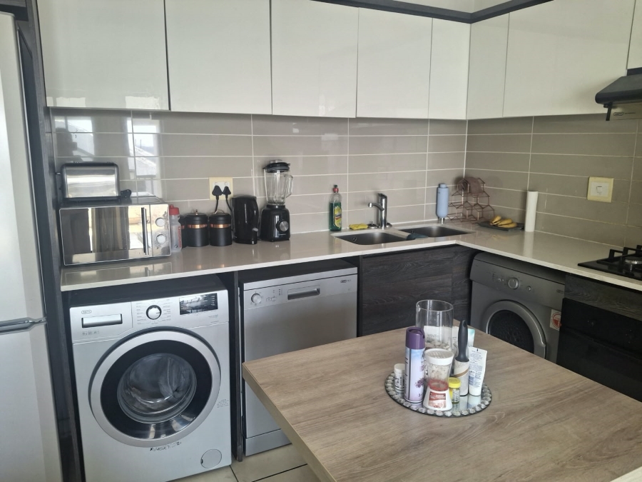 To Let 1 Bedroom Property for Rent in Greenstone Hill Gauteng