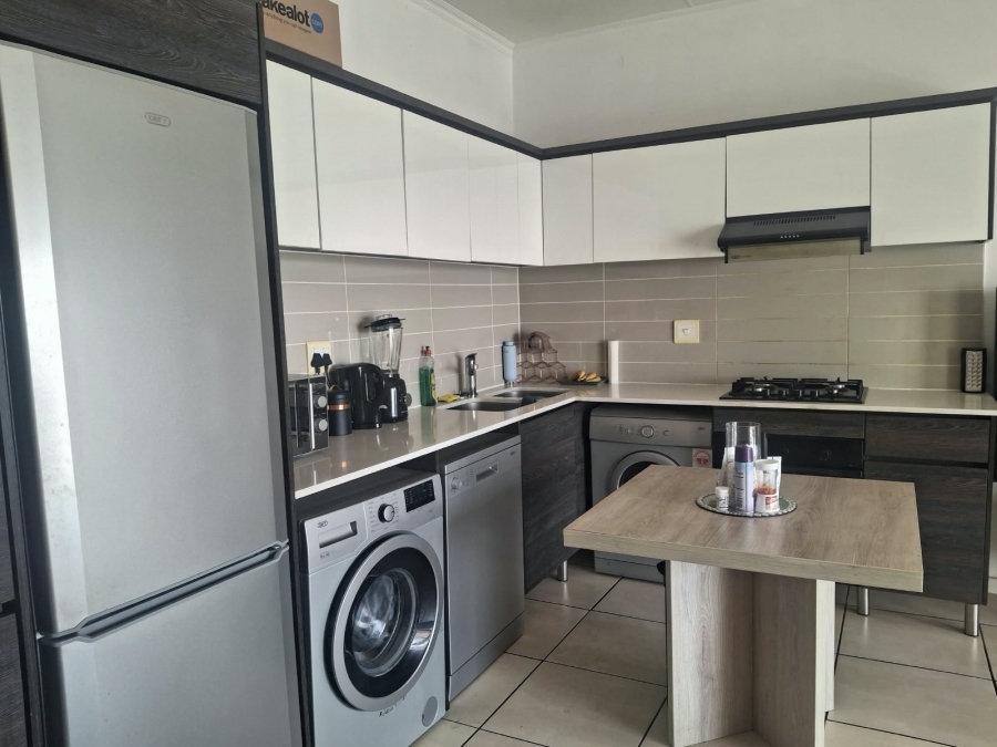 To Let 1 Bedroom Property for Rent in Greenstone Hill Gauteng