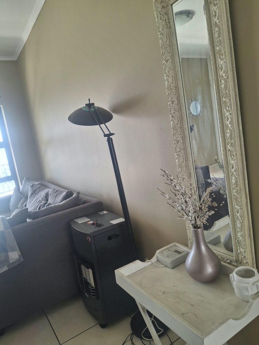 To Let 1 Bedroom Property for Rent in Greenstone Hill Gauteng