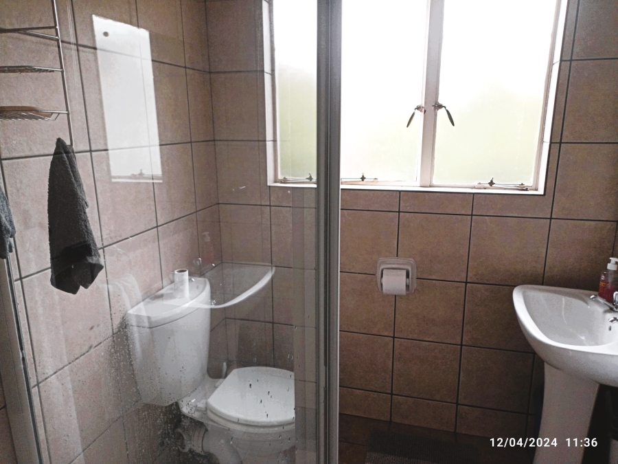 2 Bedroom Property for Sale in Sonneglans Gauteng