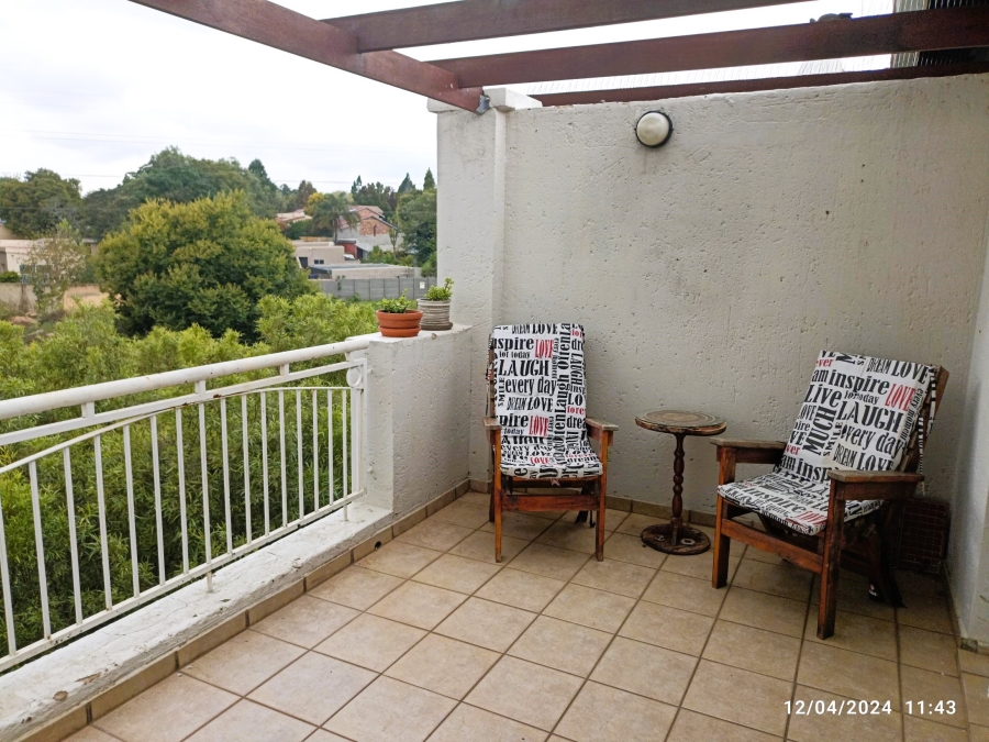 2 Bedroom Property for Sale in Sonneglans Gauteng