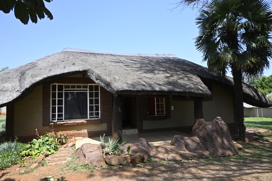 9 Bedroom Property for Sale in Kameeldrift East Gauteng