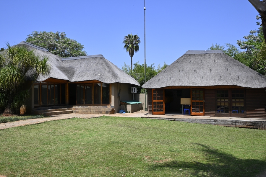 9 Bedroom Property for Sale in Kameeldrift East Gauteng