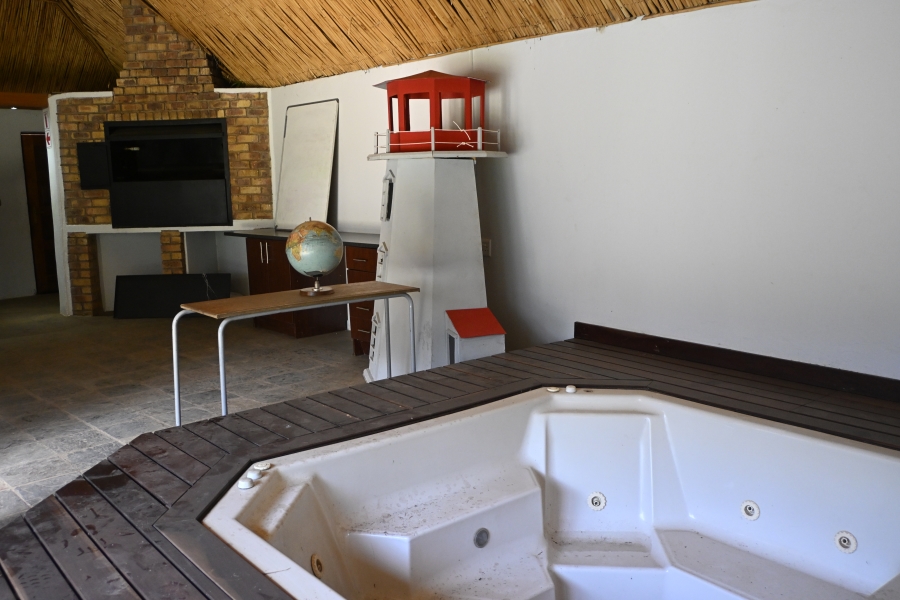 9 Bedroom Property for Sale in Kameeldrift East Gauteng
