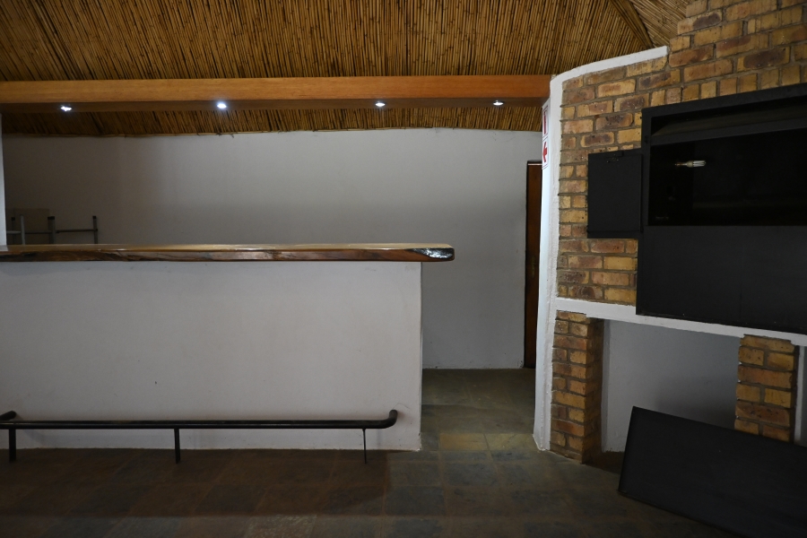 9 Bedroom Property for Sale in Kameeldrift East Gauteng