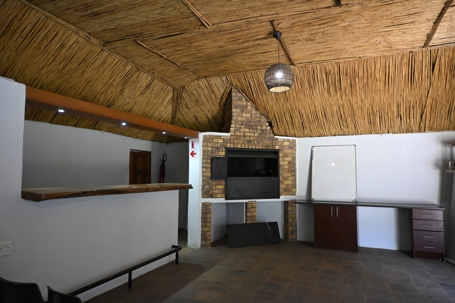 9 Bedroom Property for Sale in Kameeldrift East Gauteng