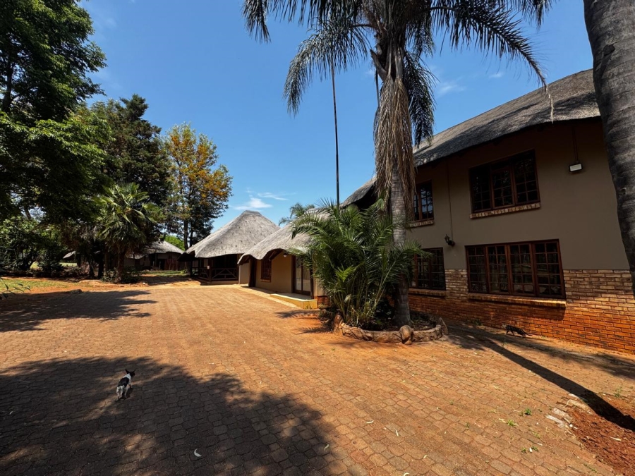 9 Bedroom Property for Sale in Kameeldrift East Gauteng