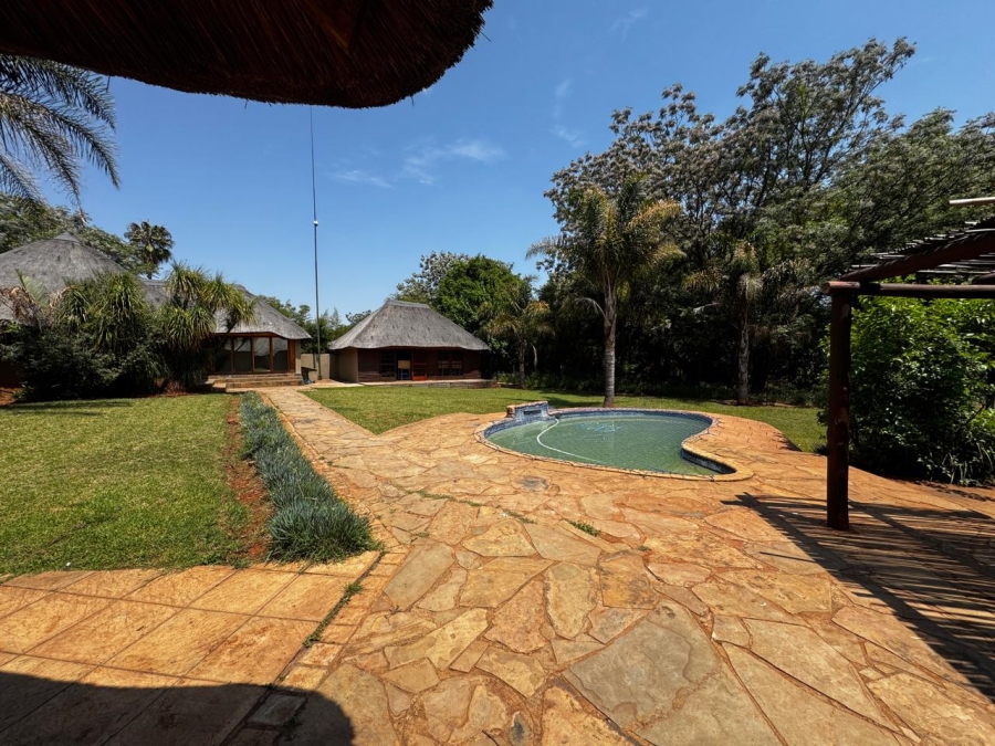 9 Bedroom Property for Sale in Kameeldrift East Gauteng