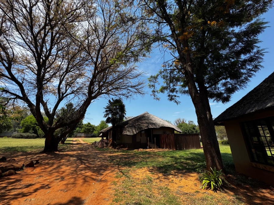 9 Bedroom Property for Sale in Kameeldrift East Gauteng