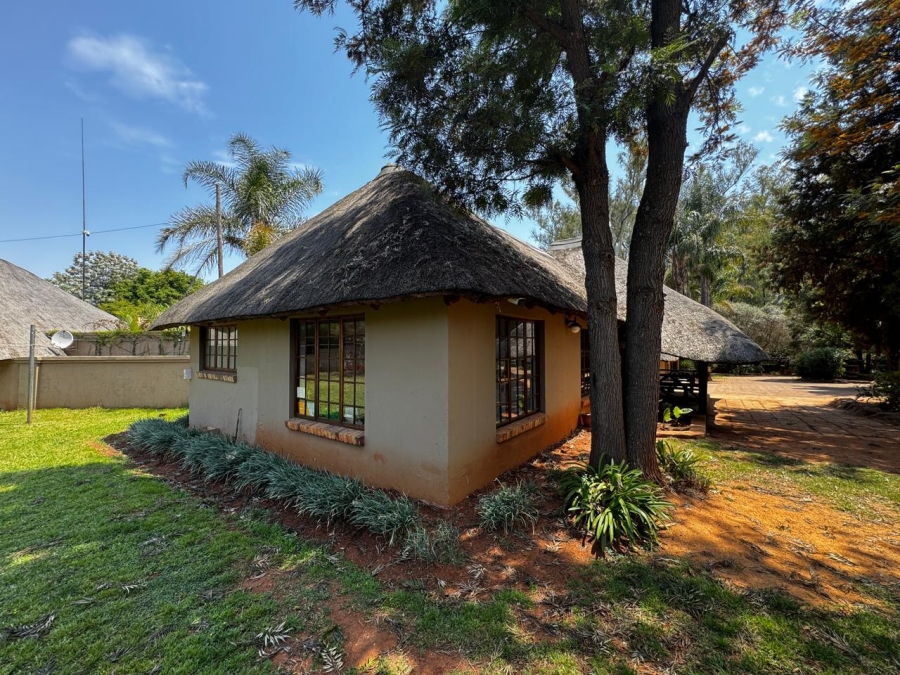 9 Bedroom Property for Sale in Kameeldrift East Gauteng