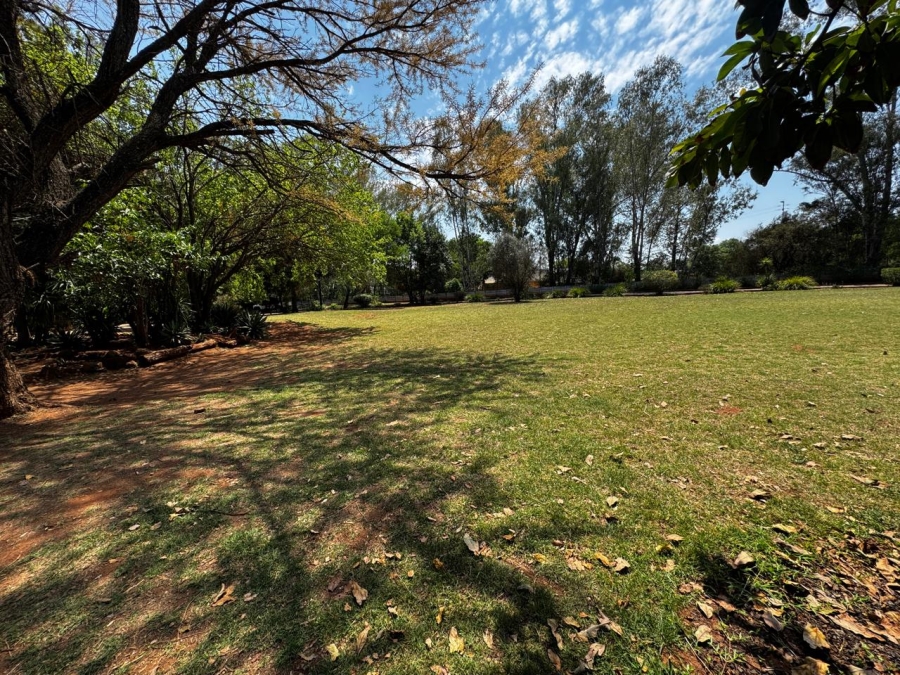 9 Bedroom Property for Sale in Kameeldrift East Gauteng