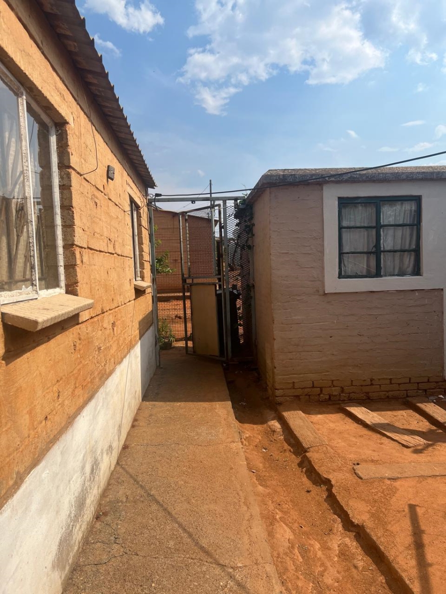 2 Bedroom Property for Sale in Lehae Gauteng