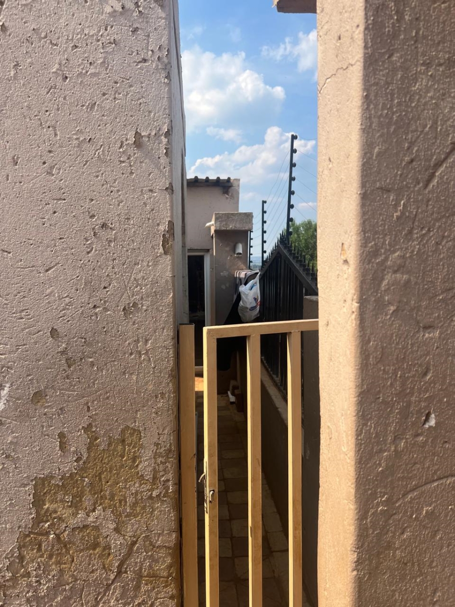2 Bedroom Property for Sale in Lehae Gauteng