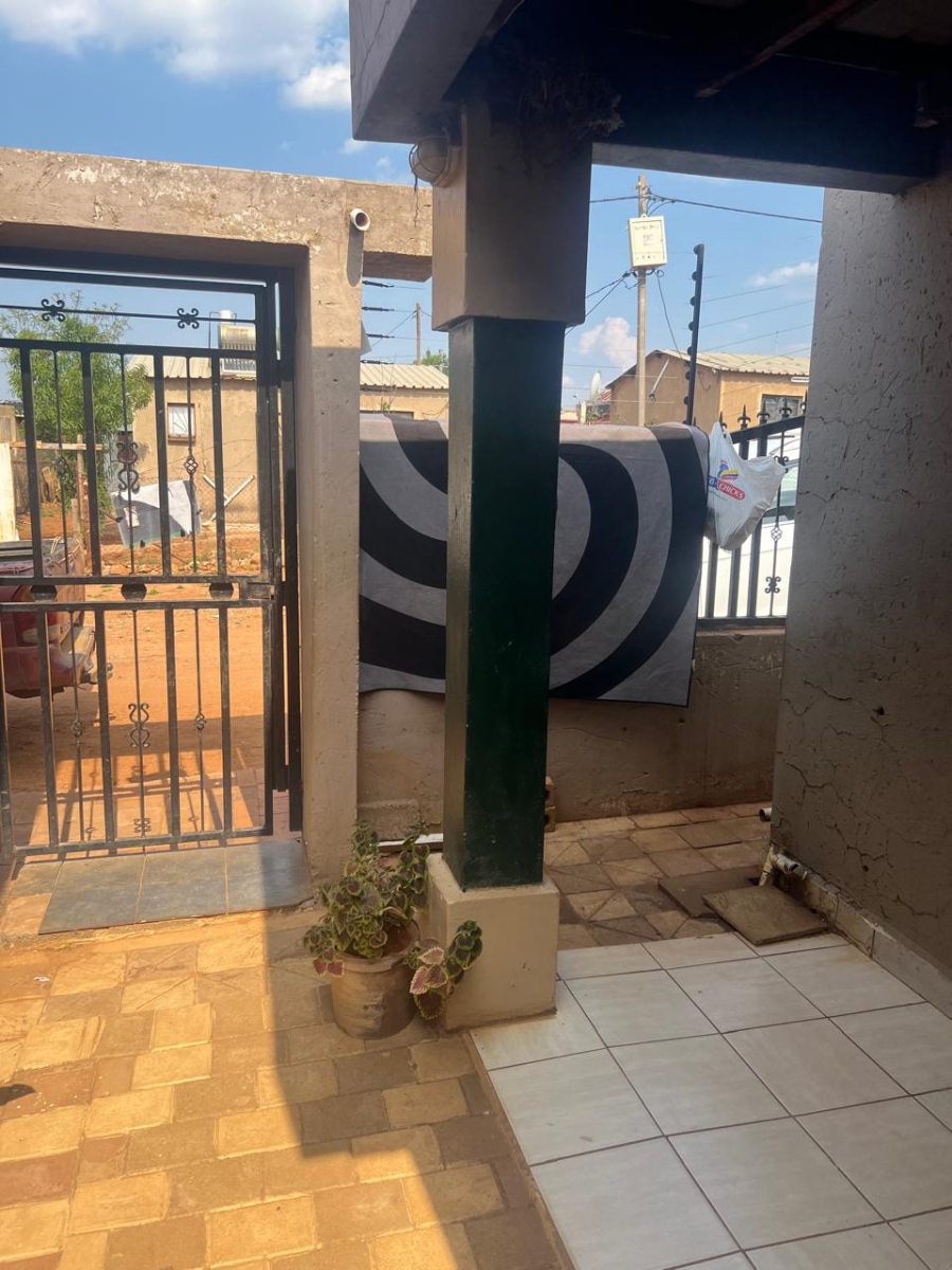 2 Bedroom Property for Sale in Lehae Gauteng