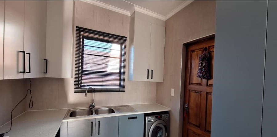 4 Bedroom Property for Sale in Caro Nome A H Gauteng