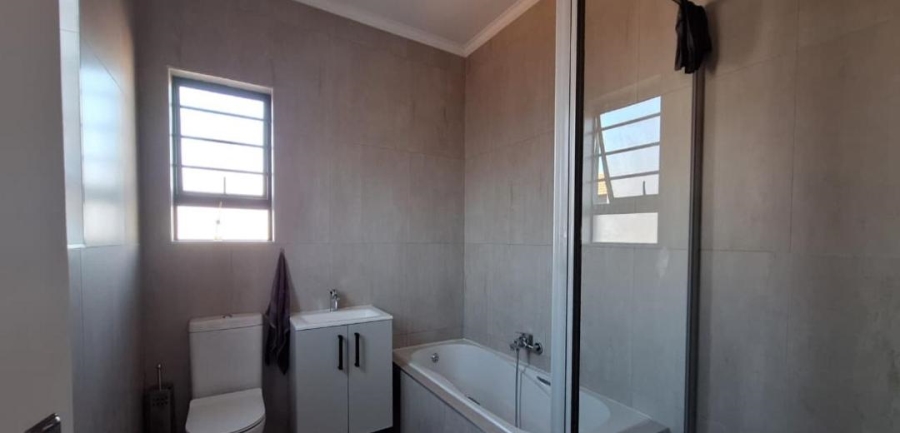 4 Bedroom Property for Sale in Caro Nome A H Gauteng