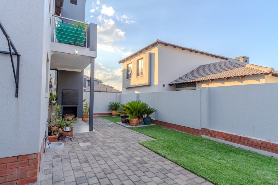 3 Bedroom Property for Sale in Equestria Gauteng