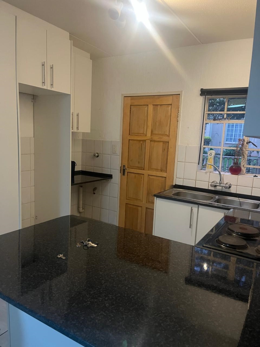 2 Bedroom Property for Sale in Little Falls Gauteng