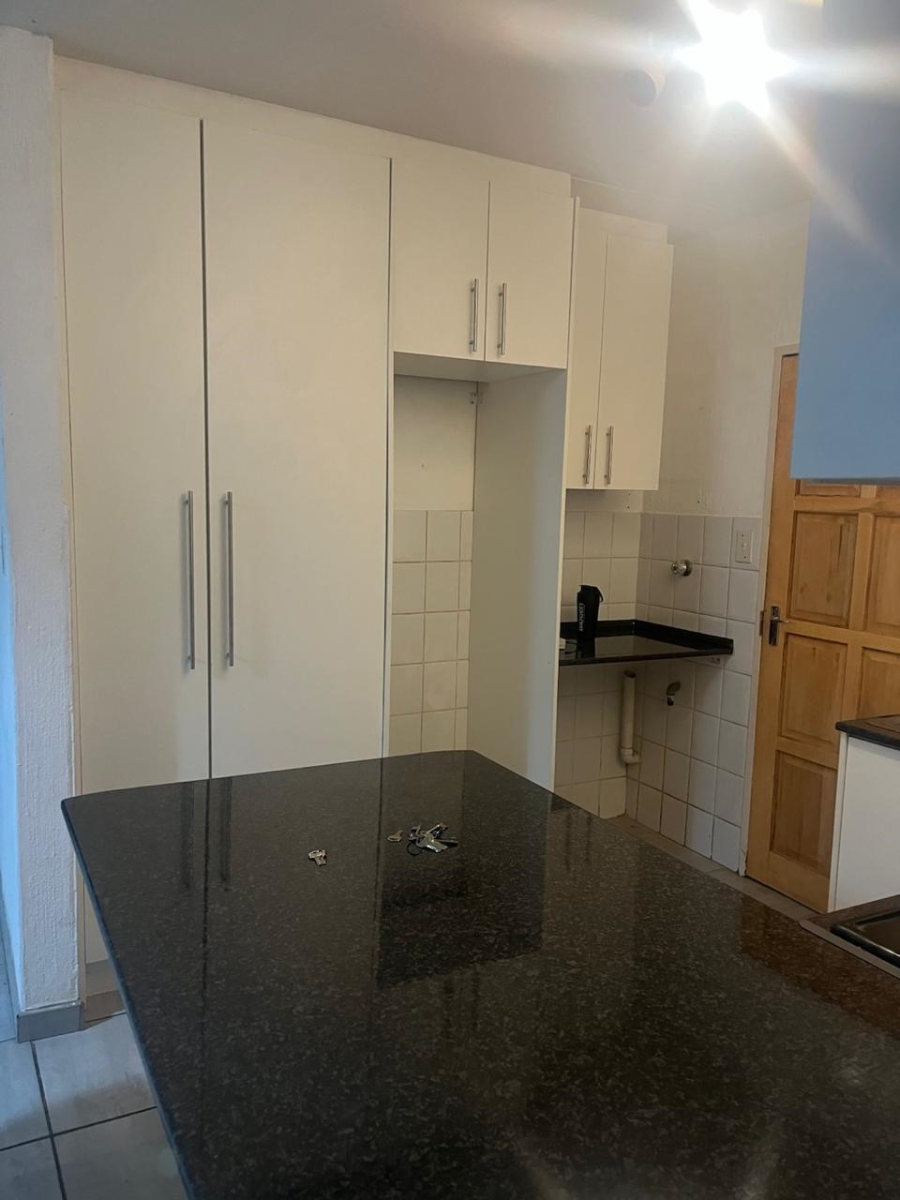 2 Bedroom Property for Sale in Little Falls Gauteng