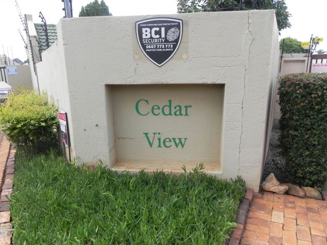 2 Bedroom Property for Sale in Little Falls Gauteng