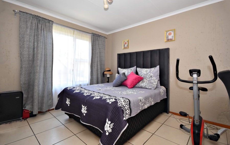 2 Bedroom Property for Sale in Bromhof Gauteng